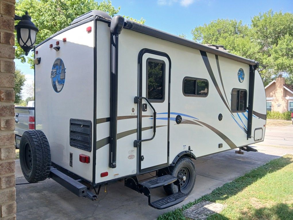 2017 Palomino Real Lite