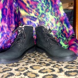 Black Insulated Boots