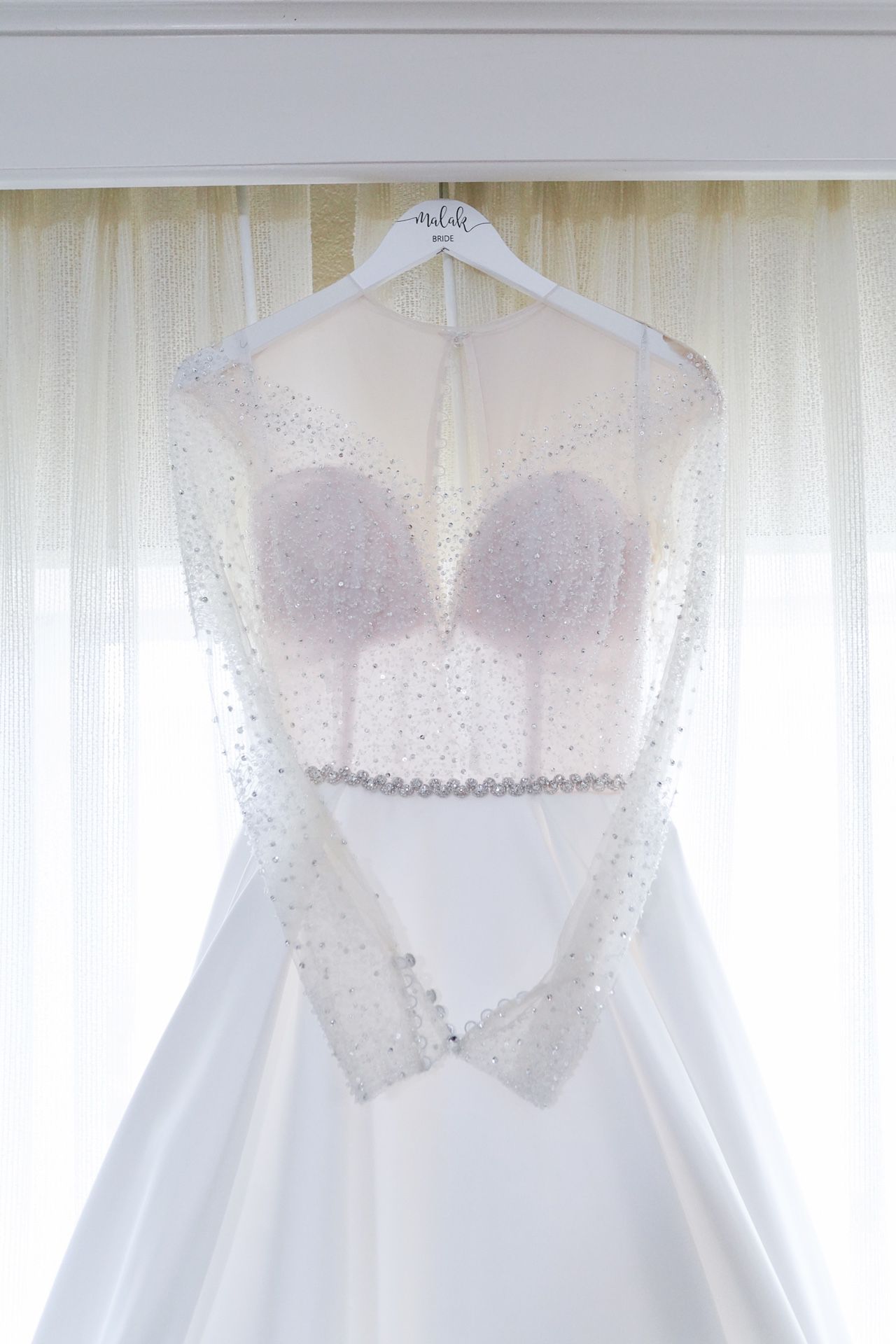 Wedding Dress, Allure Design. Size 6, Comes With Custom Veil