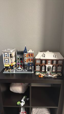 LEGO Home Alone House and LEGO Assembly Square