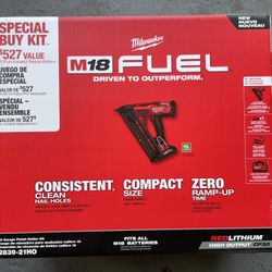 Milwaukee M18 FUEL 15GA Angled Finish Nailer HIGH OUTPUT Kit