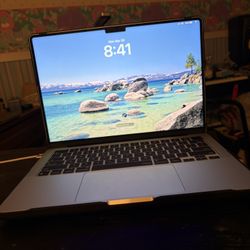 M5  Apple MacBook Pro
