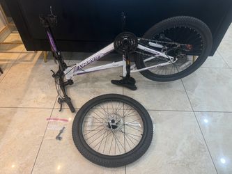 BRAND NEW Carpat 24" Mountain Bike Frame & Wheels – INCOMPLETE (Needs New Front Wheel)