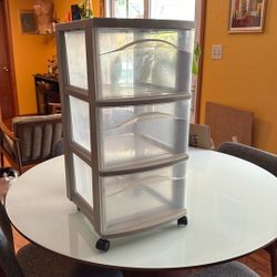 Sterilite3 Drawer Storage Unit With Caters 