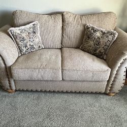 Loveseat 