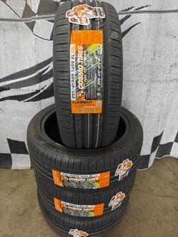 255/45r20 "Brand New" Cosmo Kurrent All Season Tires (70,000 mile warranty)