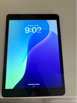 iPad 8th generation (32 GB)