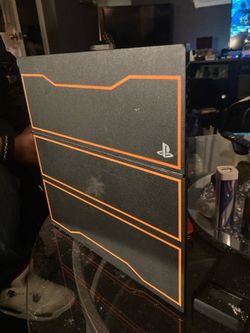 PlayStation 4 Limited edition black ops console