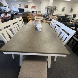 Dining Table +8Chairs 