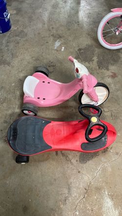 Radio flyer big wheel and wobble car