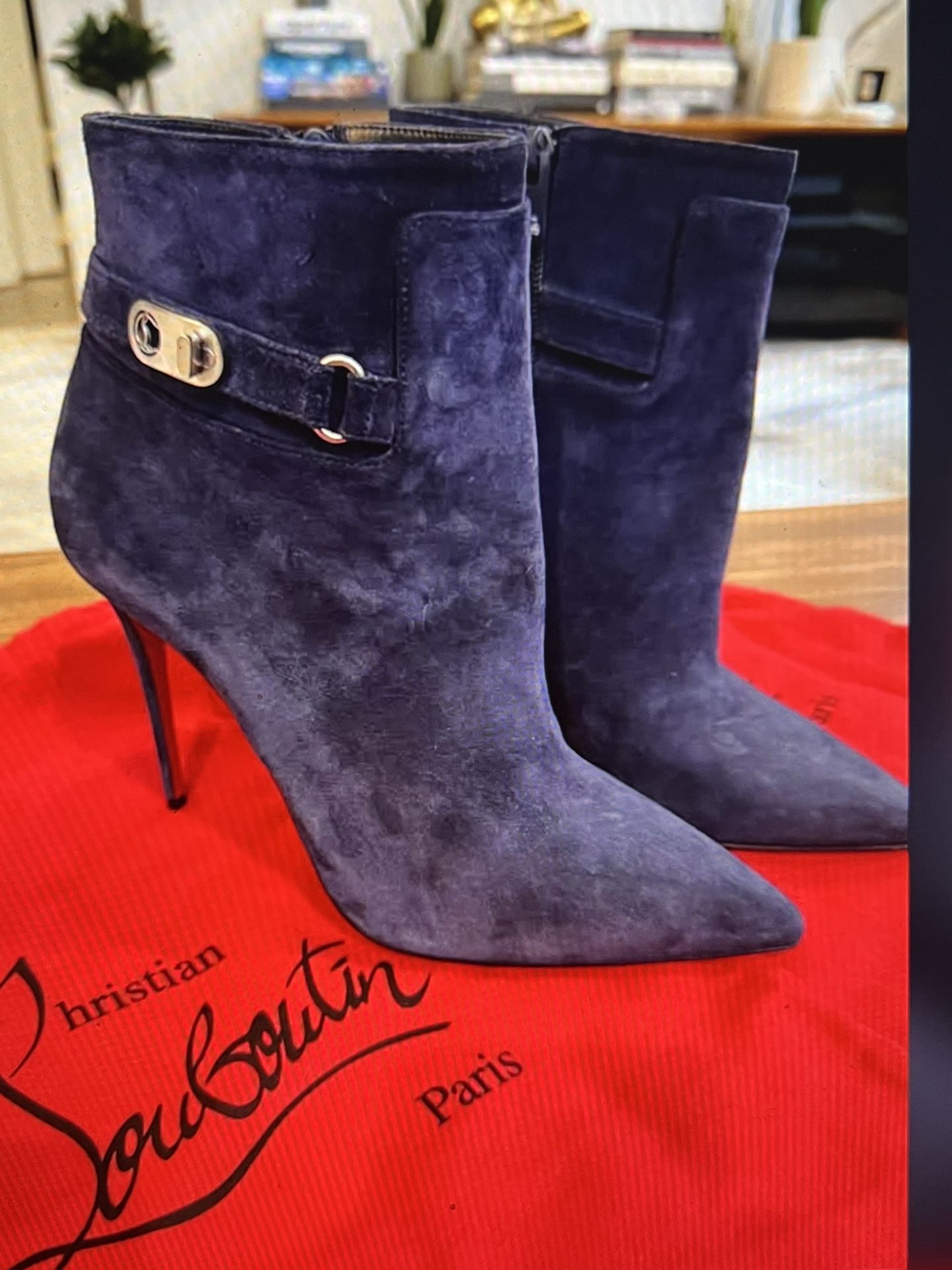 Christian Louboutin Lock So Kate Booty 100 Navy Suede