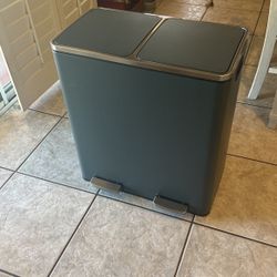 Trash Can By Songmics Airtight 2x 8 