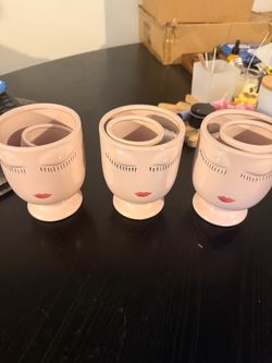 Face container
