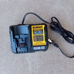 CHARGER DEWALT 