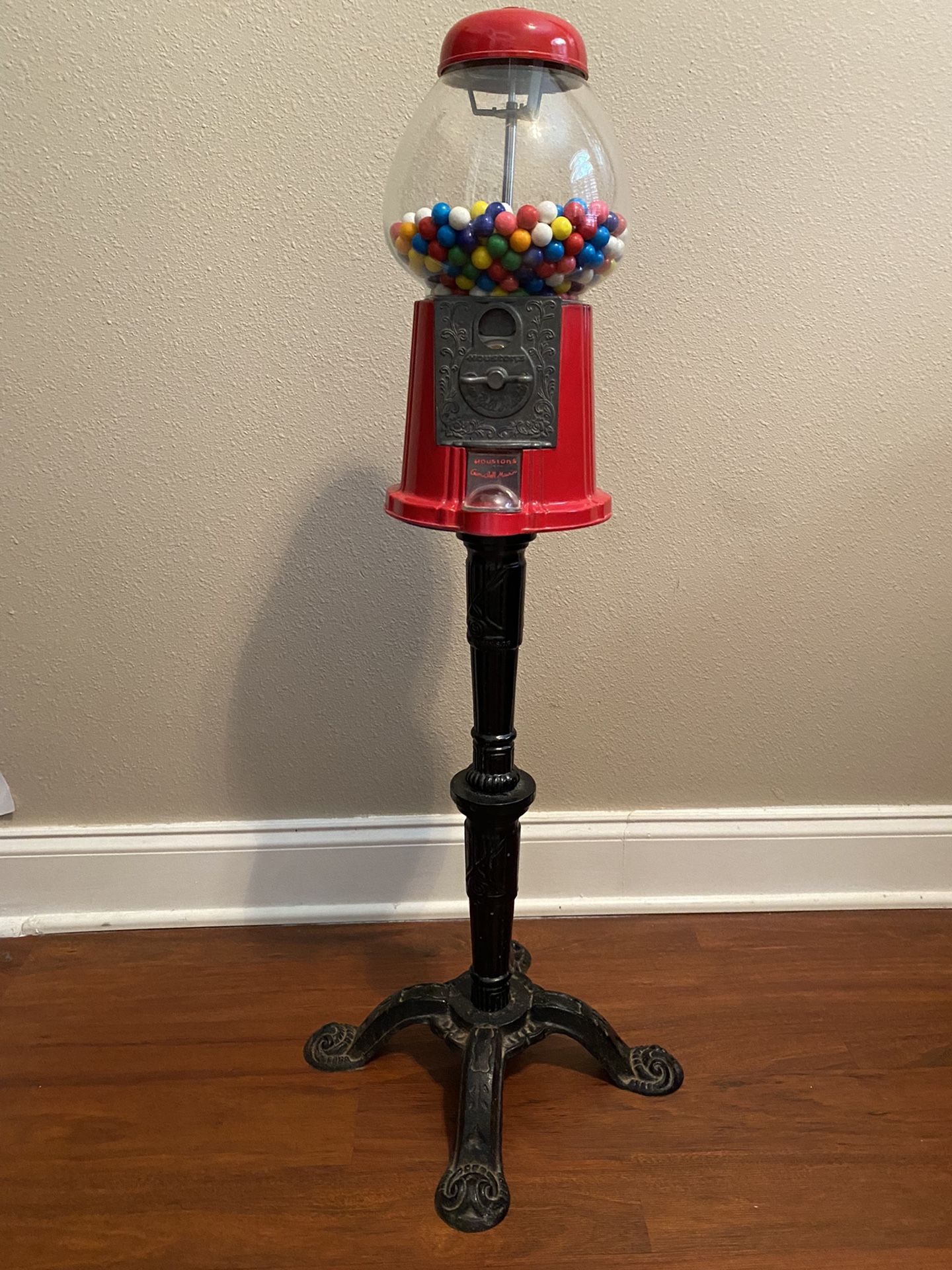 Vintage Gum Ball Machine (Actually Takes Pennies)