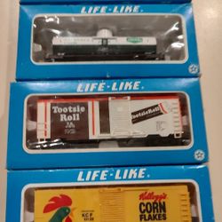HO Scale Railroad Cars.X4