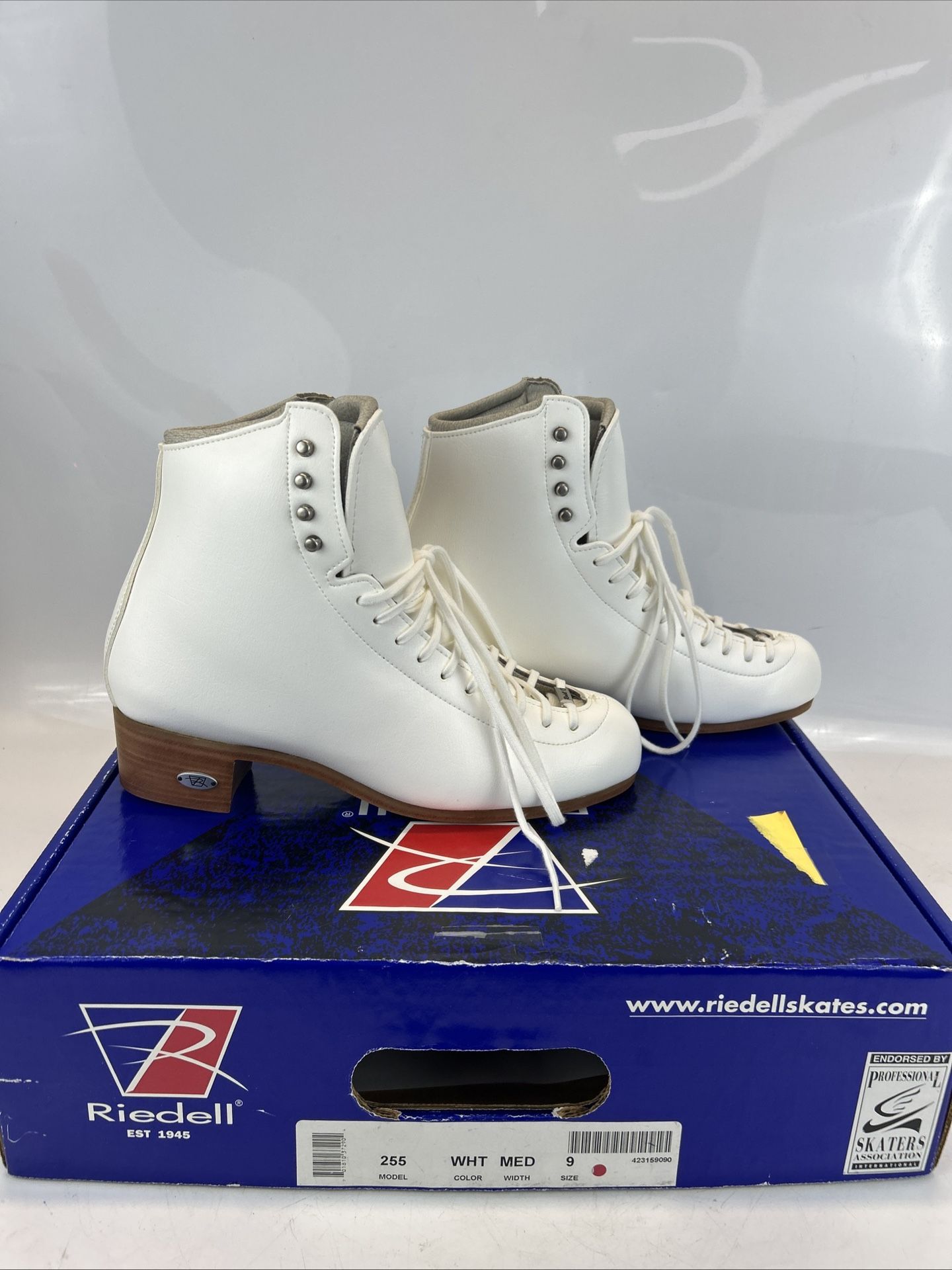Riedell Motion 255 Competition Figure Skates NO BLADES