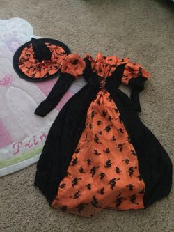 Deluxe girls witch costume size 9/10
