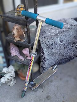 Girls razor scooter