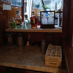 Costume Floating Shelves For Sell