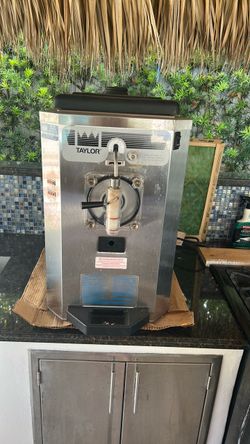 Taylor 430-27 Commercial Frozen Beverage / Slush Machine – 208-230V