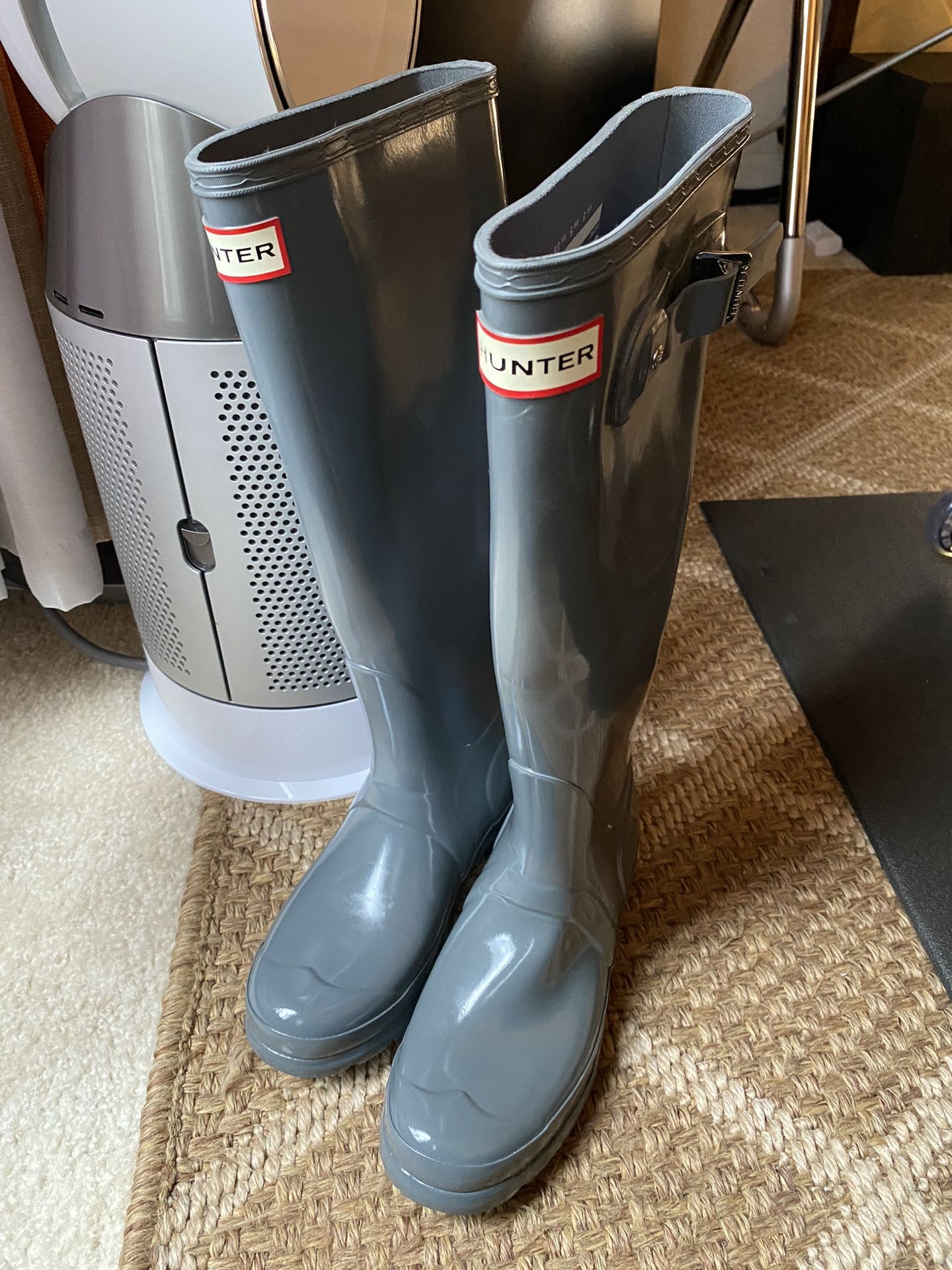 New w/out Tag Hunter Original Tall Womens Rubber Rain Boots - Women size 5 Color Gray  New without tag with store price sticker. Shows minimal 