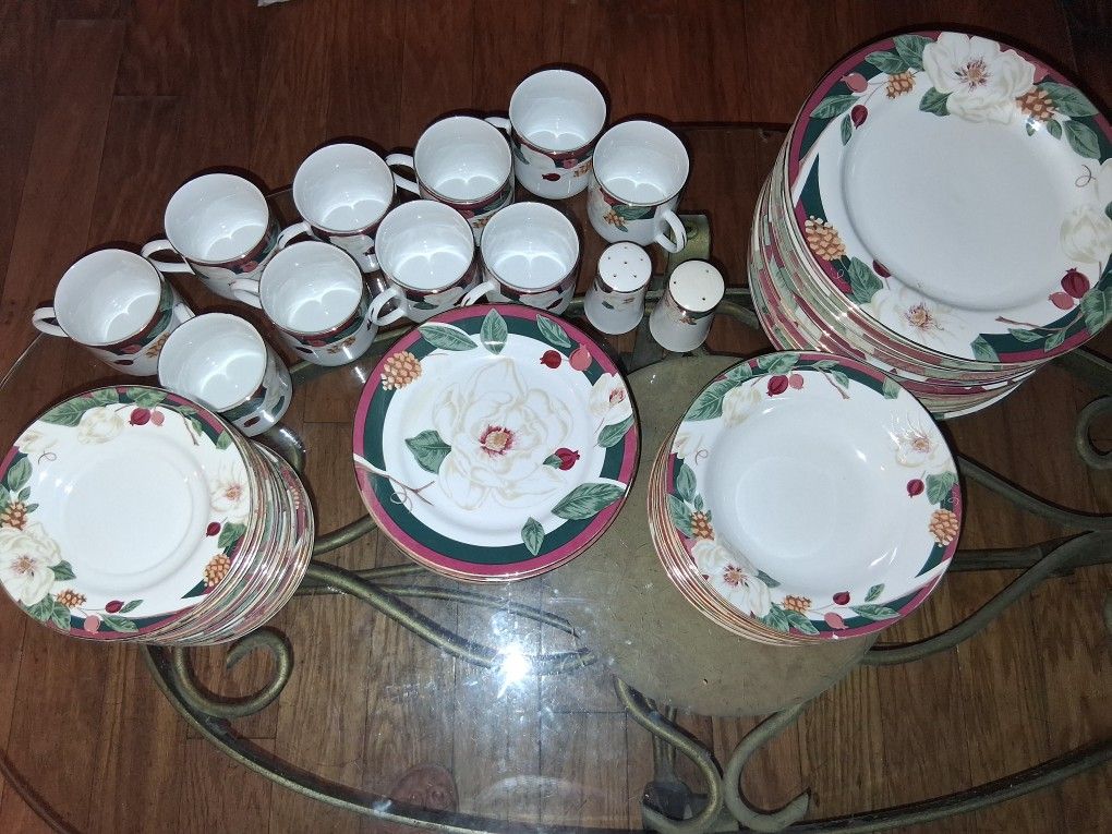 Fairfield Magnolia Fine China,57 Pieces $198 .