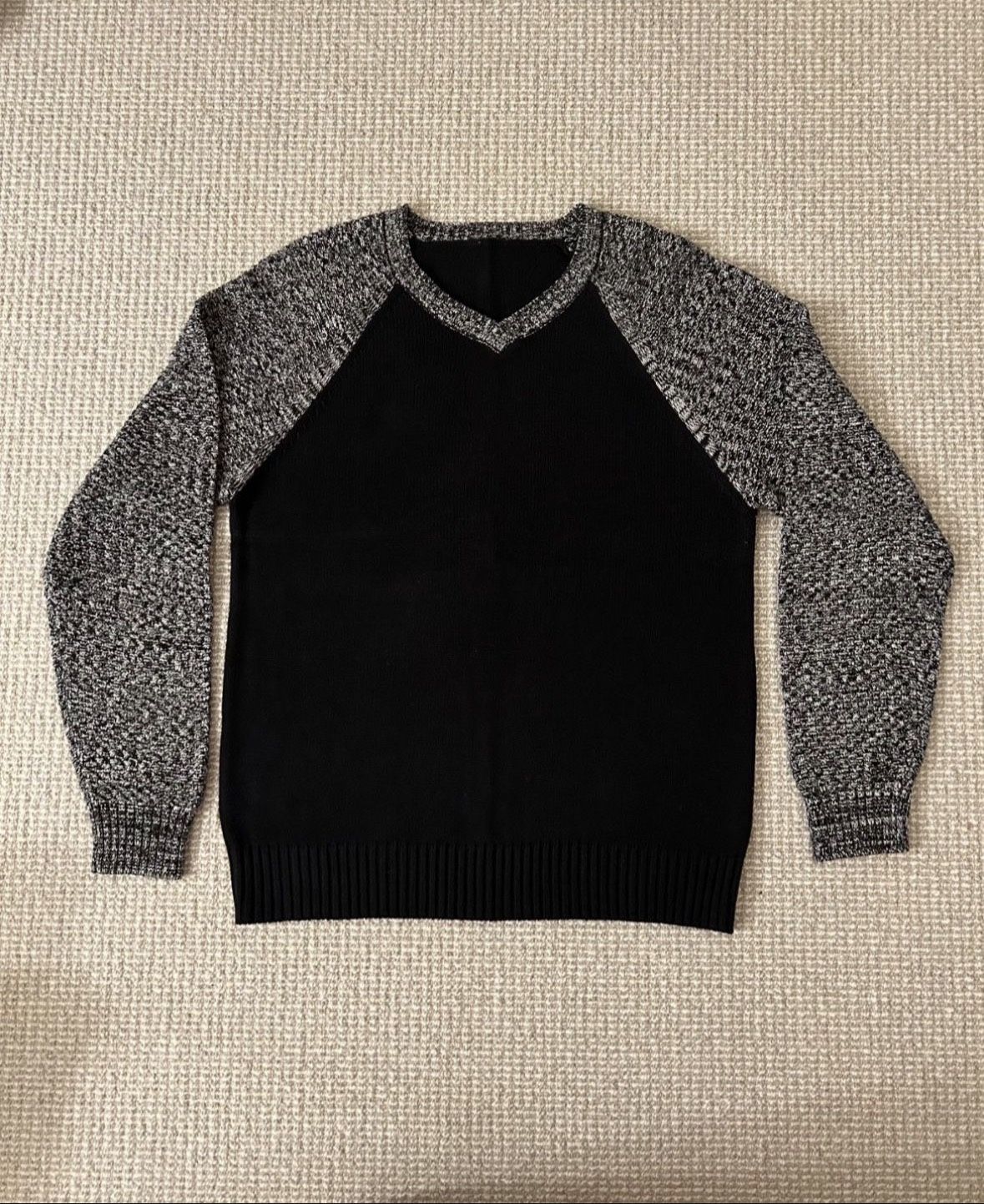 Men’s Sweater, size M
