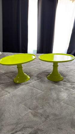 Green Cake stands