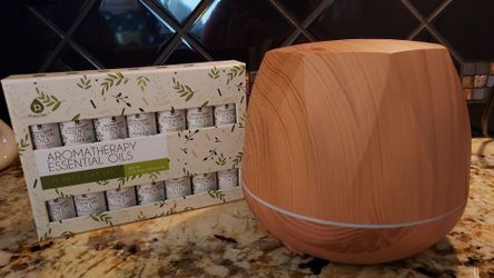 Aroma Diffuser with 14-pack Essential Oils