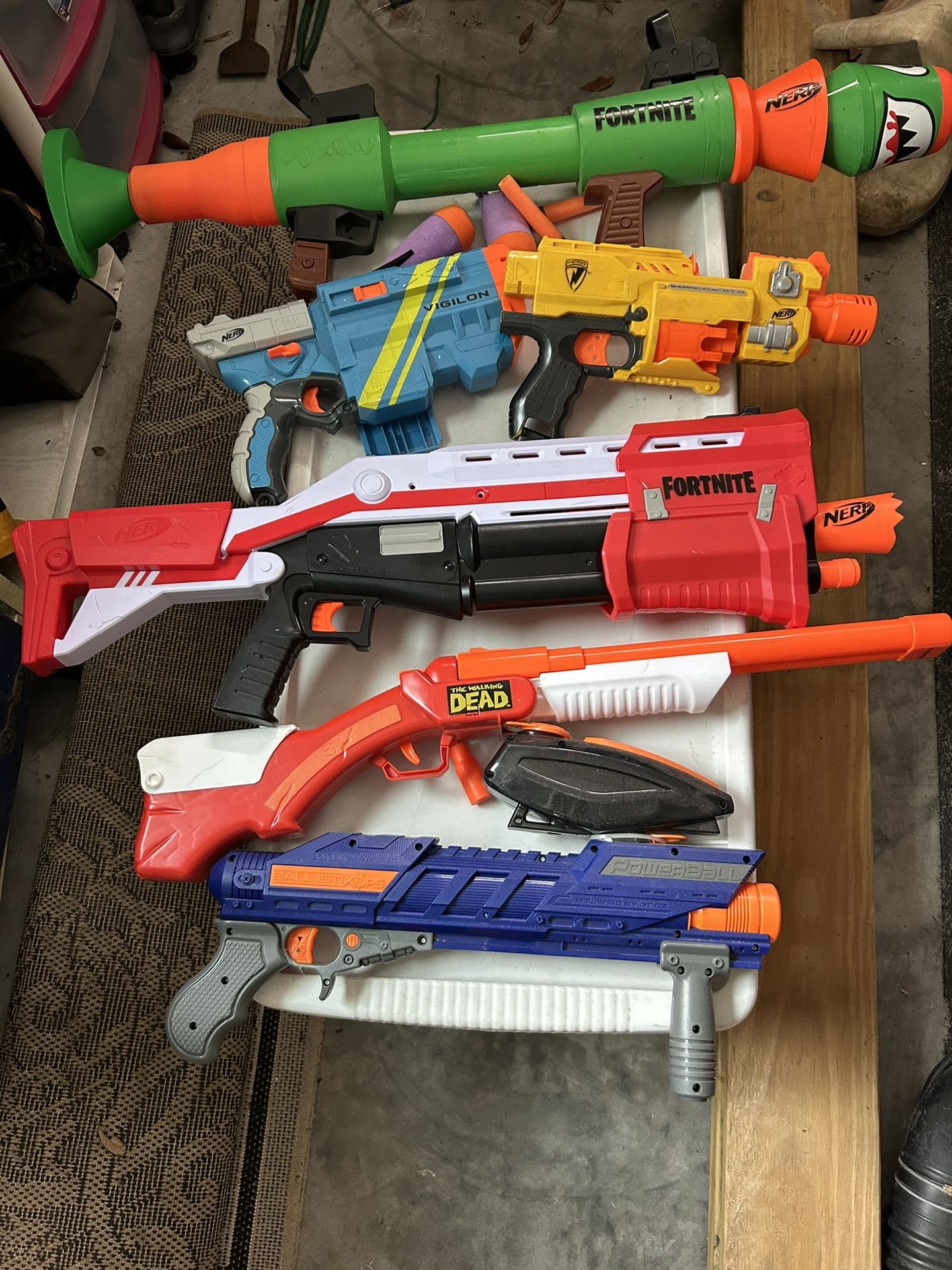 Small Lot Of Nerf Guhns