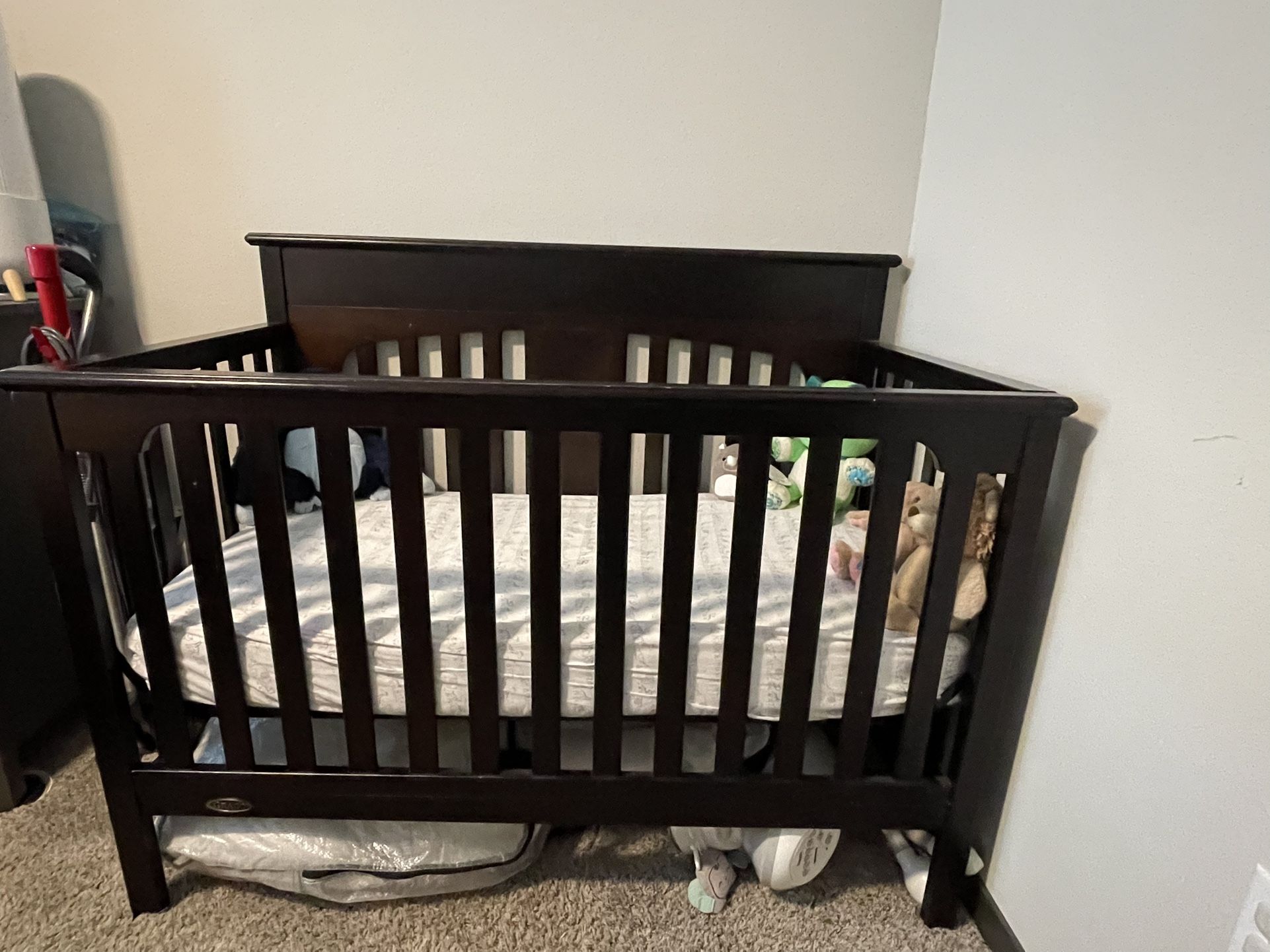 Graco Baby Crib With Mattress
