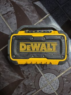 12v 20v dewalt radio