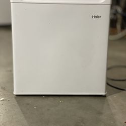 Haier 1.7 CU. Fy Energy Star Compact Mini Fridge 