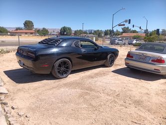 2017 dodge challenger v6