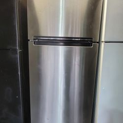 Whirlpool 28" Wide Apartment Size Stainless Steel Top Freezer Refrigerator 