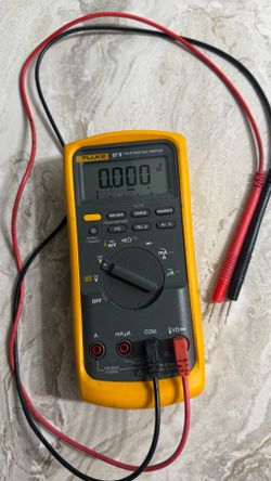 FLUKE 87 v