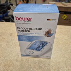 NEW Open Box Beurer Blood Pressure Monitor Kit BM47