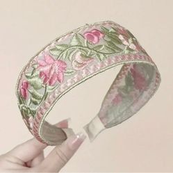 Elegant Vintage-Inspired Embroidered Floral Headband