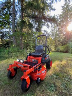 FS: Kubota Kommander Z122R Zero-Turn Mower