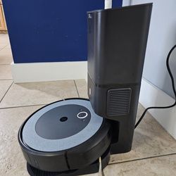 Robobot Vacuum Roomba i4+ Self Emptying 