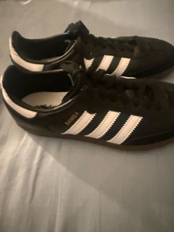 Size 4 for kids Samba adidas