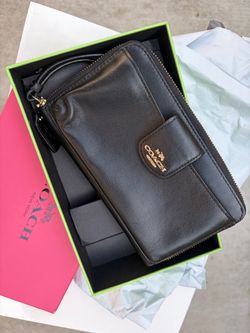 Coach Black Leather Universal Phone Wallet Wristlet – Like New w/ Box