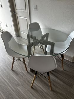 Dinning Table And Chairs