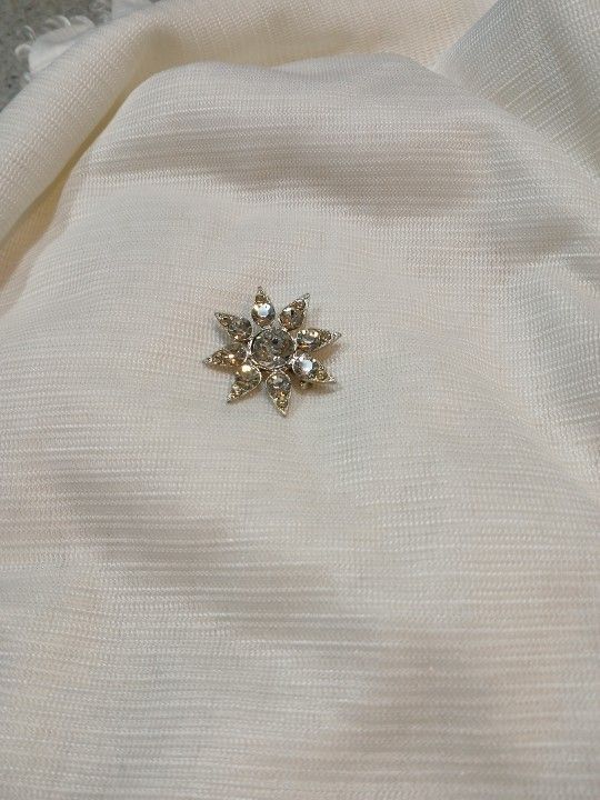 Star Clear Rhinestone Pin