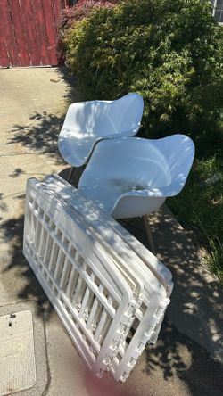 Free free -Dog gate and chairs- free free