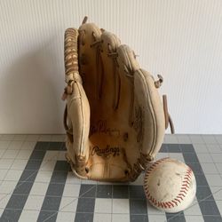 Rawlings 10 1/2 inch Little League Baseball Glove (RGB80F)