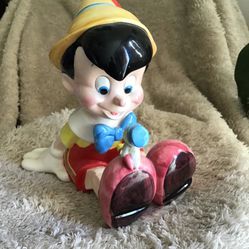 Ponocchio Q and Jiminy Cricket Porcelain Disney Musical Figourine 