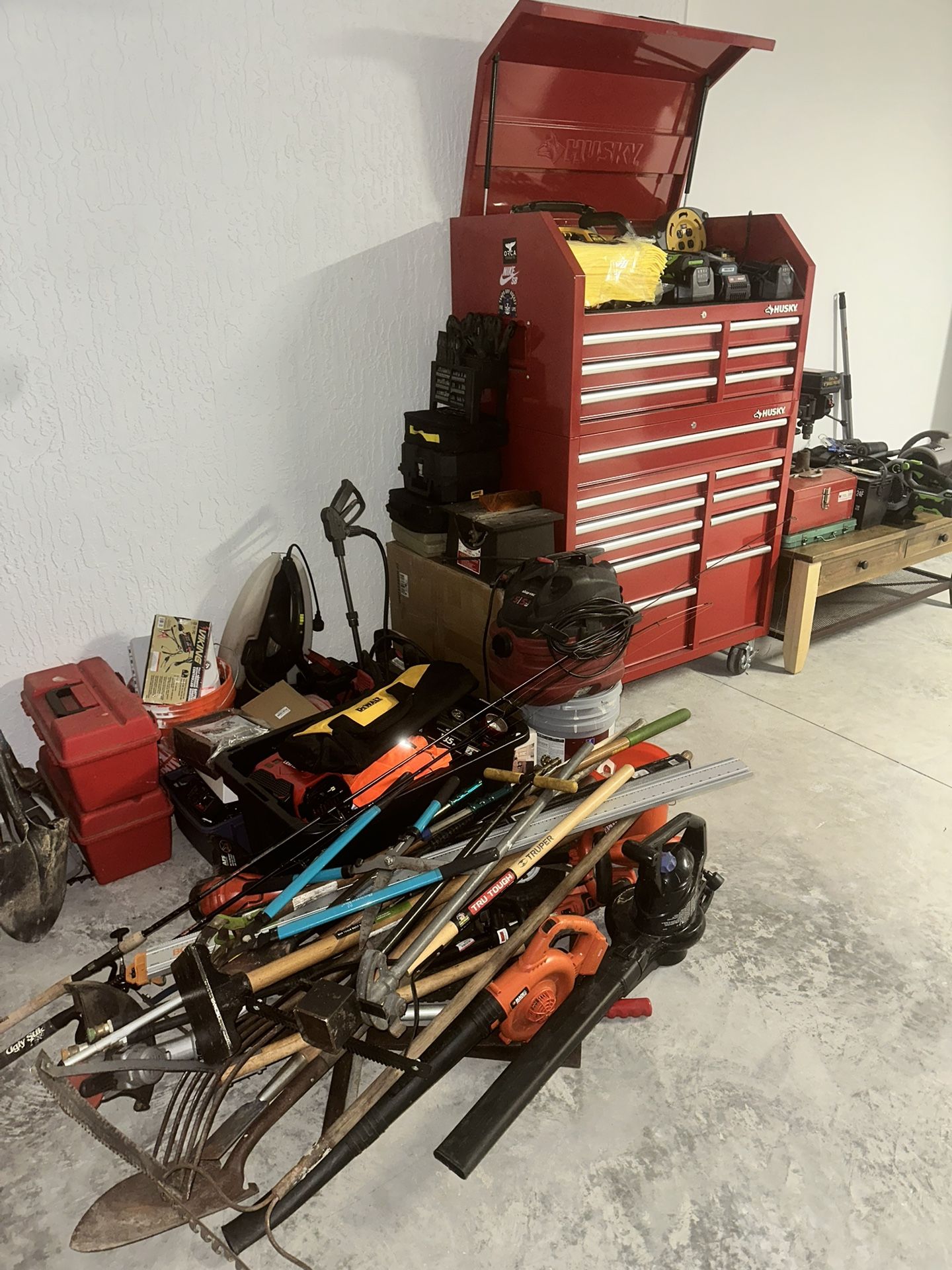🛠 MASSIVE GARAGE SALE – Tools, Power Tools, Yard Gear & More! – Everything Must Go! 🛠