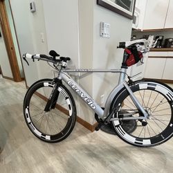 Cervelo P3 TT/Triathlon Road Racing Bike